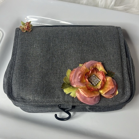 HANGING TRAVEL BAG W/Rose & Rhinestone Detail - Picture 2 of 11